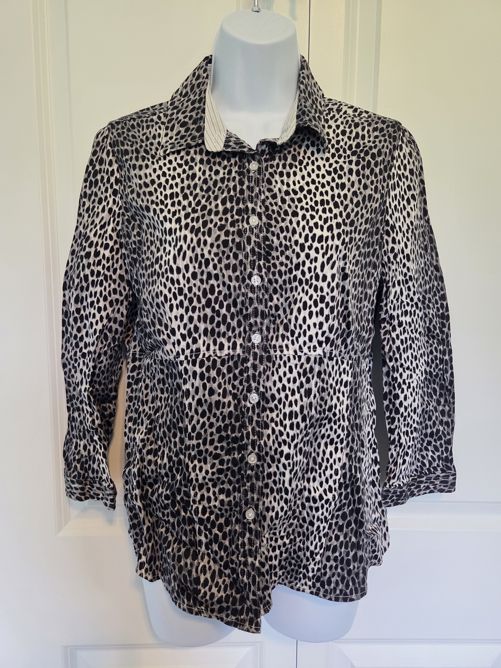 New York & Company Animal Print Button-Down Shirt